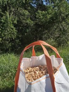 Aperçu des copeaux de bois contenus dans un big bag 1m3